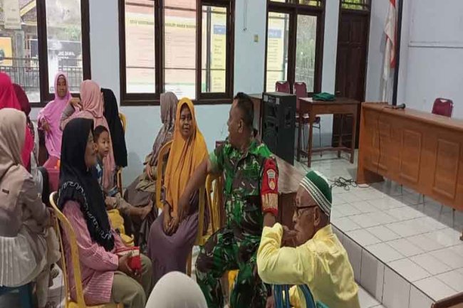 Babinsa Pantau Pendistribusian BPNT Dari Kemensos RI, Untuk Warga