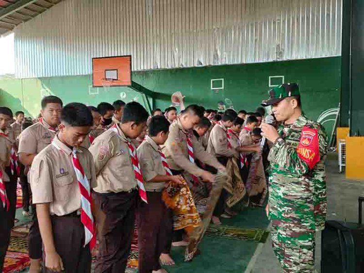 Babinsa berikan wawasan Kebangsaaan kepada sisw asiswi smpn1 Madukara