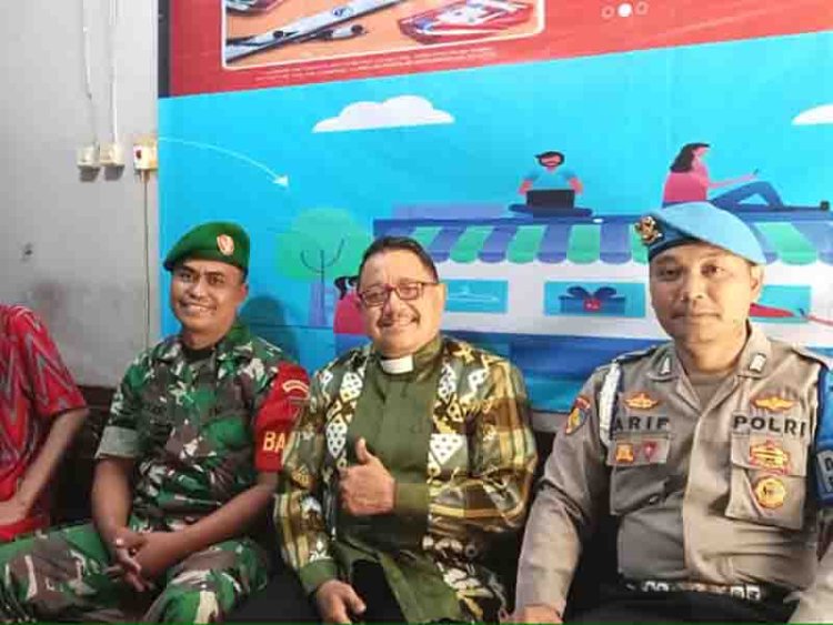 Babinsa Padas Lakukan Pengamanan Peringatan Kenaikan Isa Al Masih di Gereja EL SADDAI