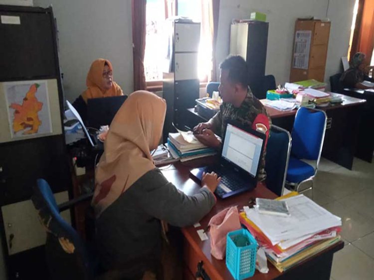 Perbarui Data Masyarakat, Babinsa Lakukan Puldatater