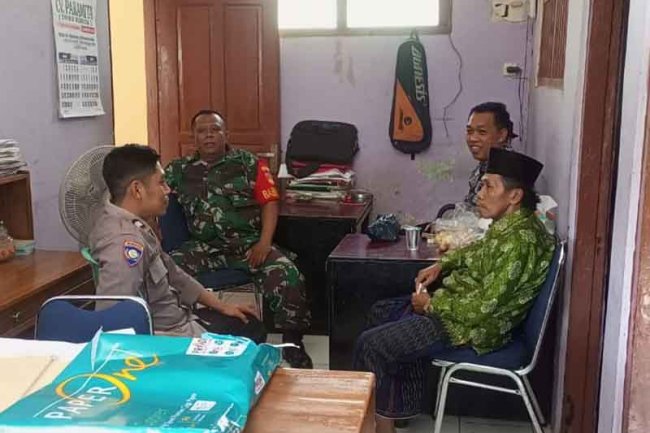 Pupuk Kebersamaan, Babinsa Madukara Komsos Dengan Tokoh Agama