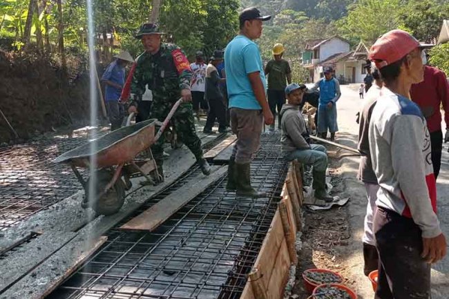 Karya Bakti Ujud Nyata TNI Manunggal Dengan Rakyat