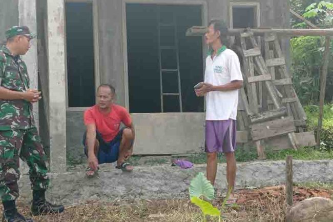 Keakraban Babinsa  Madukara Dan Warganya,Tumbuhkan Kekompakan Serta Kemanunggalan