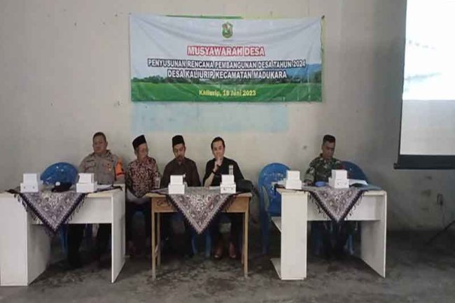 Babinsa Madukara Hadiri Musdes Penyusunan RKPDes Tahun 2024 Desa Kaliurip