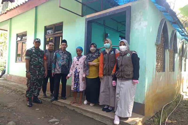 Babinsa Dampingi Tim Monitoring Dan Evaluasi Odf Di Desa Binaan