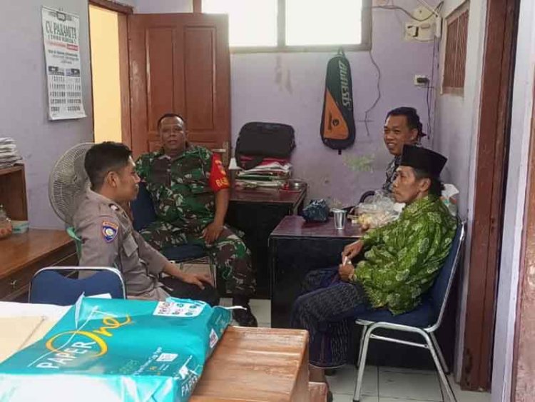 Pupuk Kebersamaan, Babinsa Madukara Komsos Dengan Tokoh Agama