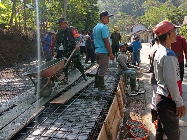 Karya Bakti Ujud Nyata TNI Manunggal Dengan Rakyat