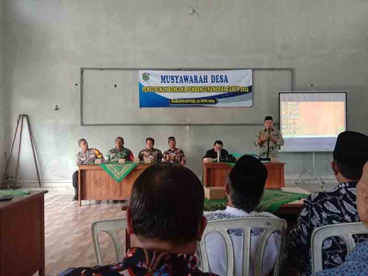 Babinsa Madukara Hadiri Musdes Penyusunan RKPDes Tahun 2024 Desa Karanganyar