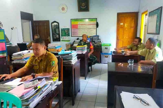 Perbarui Data Masyarakat, Babinsa Madukara Lakukan Puldatater