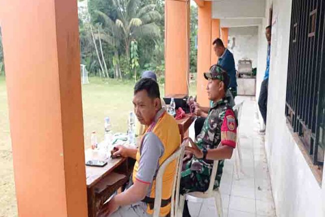 Peduli Babinsa Madukara Laksanakan Pengamanan Pertandingan Sepak Bola