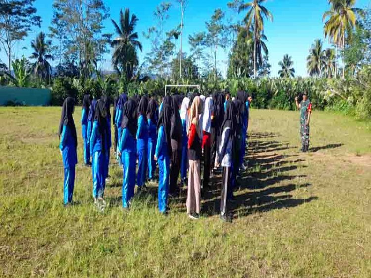 Tanamkan Disiplin Babinsa Koramil Madukara Memberi Materi Wasbang Dan PBB