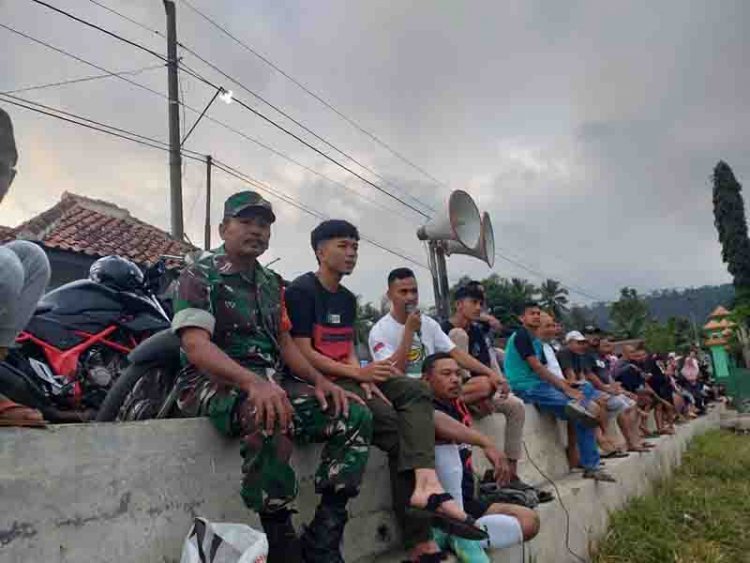 Peduli Babinsa Madukara Laksanakan Pengamanan Pertandingan Sepak Bola