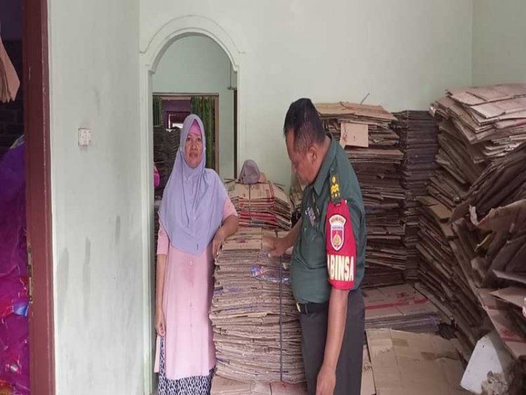 Mewujudkan Keakraban, Babinsa Madukara Komsos Dengan Warga Binaan Pemilik UD Berkah Mandiri 
