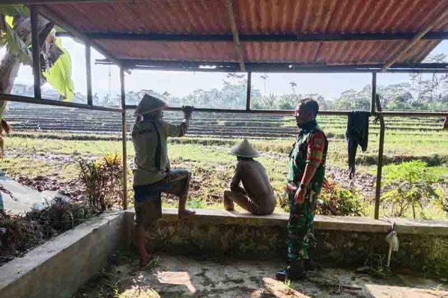Jalin Komunikasi Antara Aparat Komando Kewilayahan Dengan Masyarakat Petani