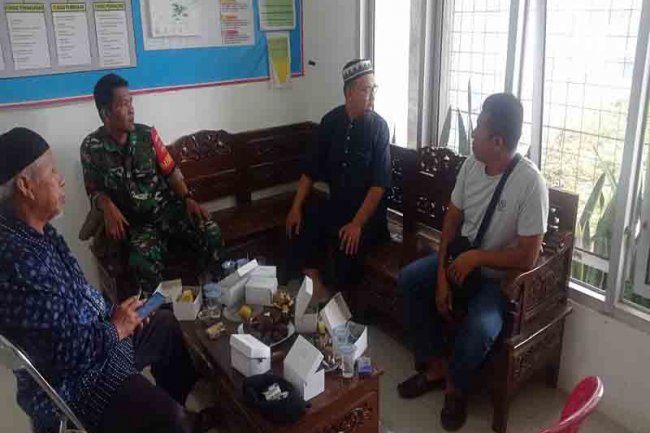 Babinsa Madukara Komsos Dengan Tokoh Agama