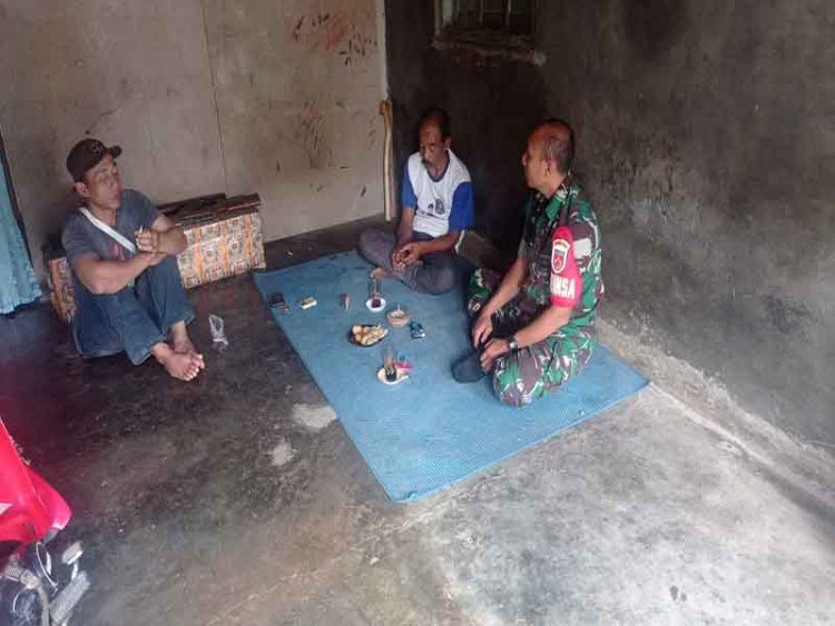 Mewujudkan Keakraban, Babinsa Koramil Madukara Komsos Warga Binaan