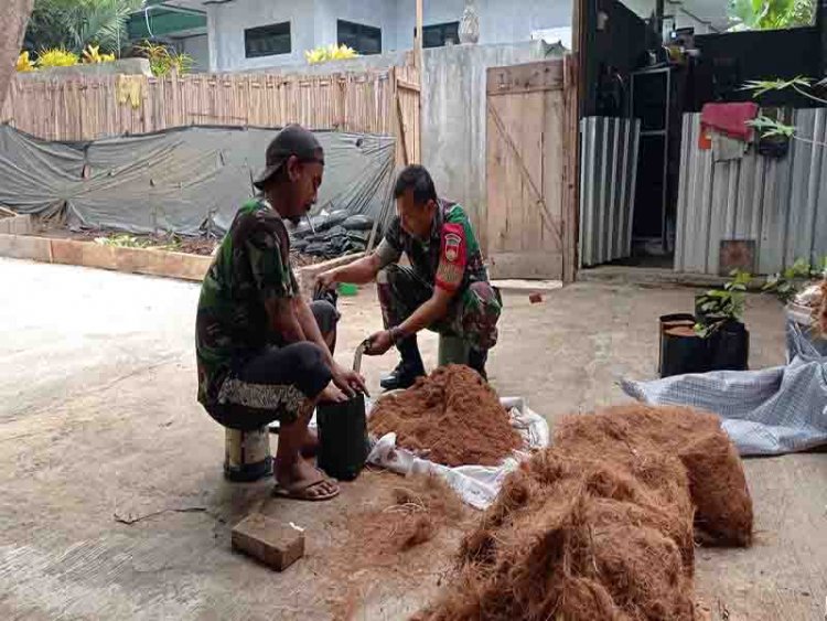 Mewujudkan Keakraban, Babinsa Koramil 14/Madukara Komsos