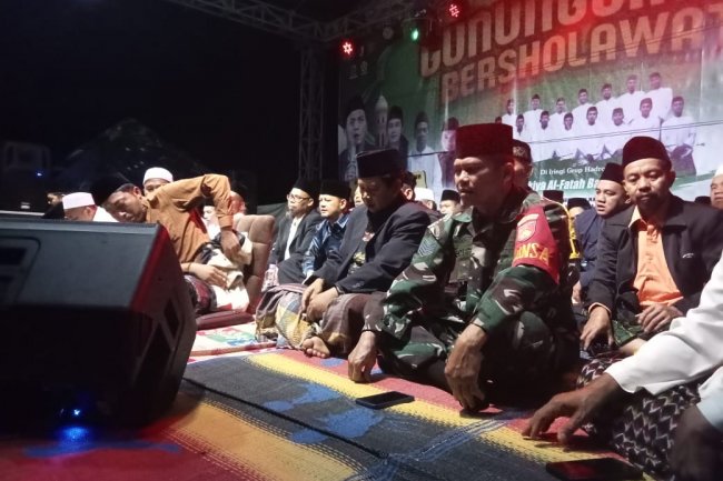 Babinsa Koramil 14/Madukara Hadiri Gunung giyana Bersholawat