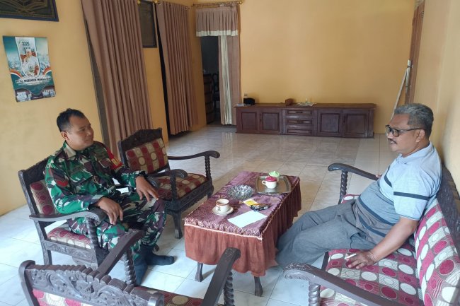 Menjalin Silaturahmi, Babinsa Koramil 14/Madukara Komunikasi sosial