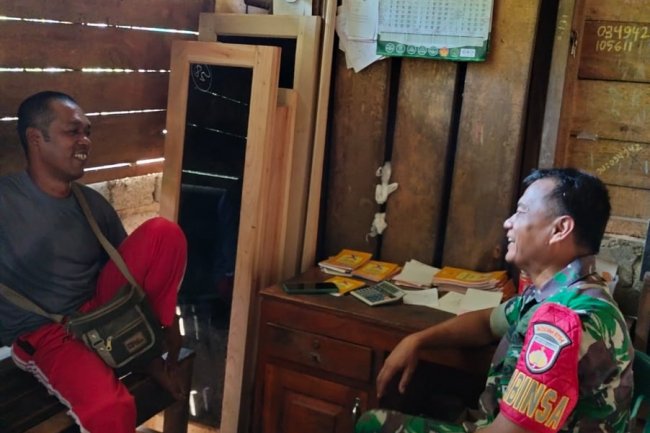 Mewujudkan Keakraban, Babinsa Koramil 14/Madukara Komsos Warga Binaan