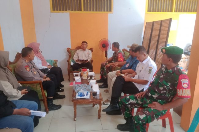 Turut Hadirnya Babinsa Dalam Rakor Penertiban APK  Di Kecamatan Madukara