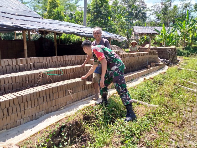 Mewujudkan Keakraban, Babinsa Koramil 14/Madukara Komsos Warga Binaan