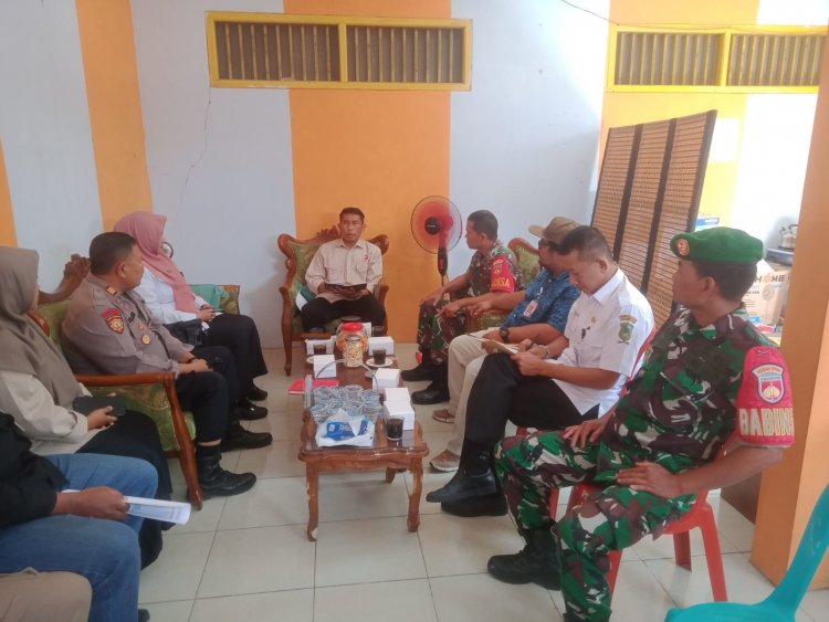 Turut Hadirnya Babinsa Dalam Rakor Penertiban APK  Di Kecamatan Madukara