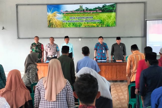Babinsa Koramil 14 Madukara Hadiri Musdes Perubahan RKPDES Desa Karanganyar
