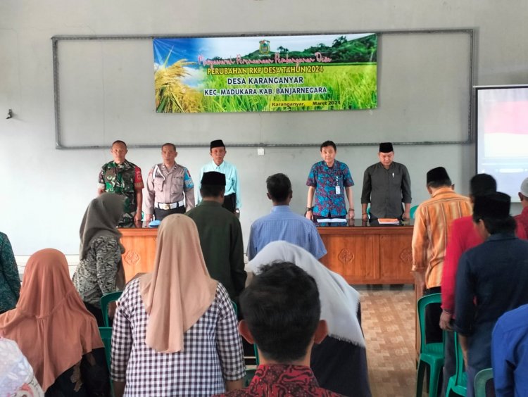 Babinsa Koramil 14 Madukara Hadiri Musdes Perubahan RKPDES Desa Karanganyar
