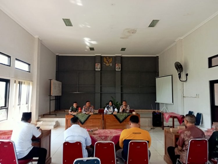 Babinsa Koramil 14/Mardukara Hadiri Sosialisasi Pilkades Damai