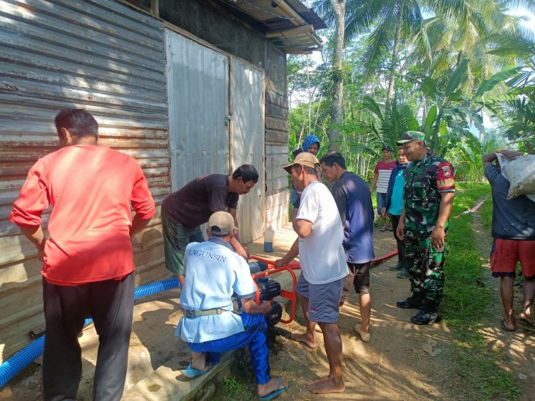 Babinsa Koramil Madukara Bersama PPL dan Poktan Uji Coba Pengoperasian Pompa Air Bantuan    Pemerintah