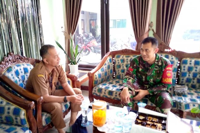 Bina Sinergitas, Babinsa Komsos Dengan Staf Kecamatan.