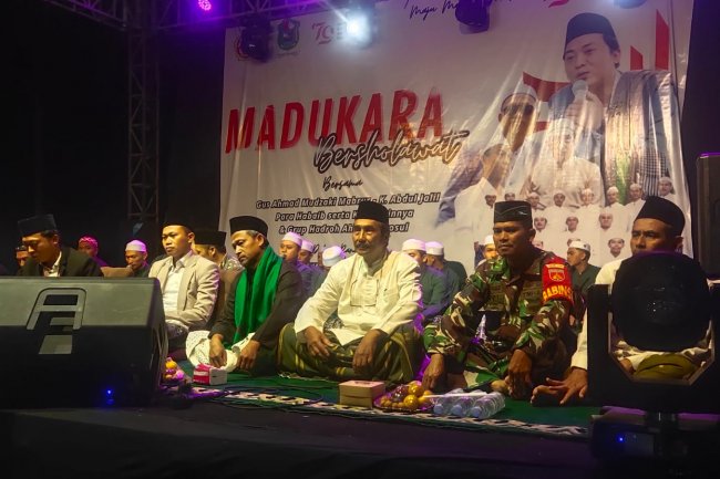 Indahnya Kebersamaan Dalam Bersholawat, Batituud  Hadir Di Tengah Masyarakat Pada Acara Madukara Bersholawat.