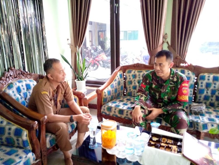 Bina Sinergitas, Babinsa Komsos Dengan Staf Kecamatan.