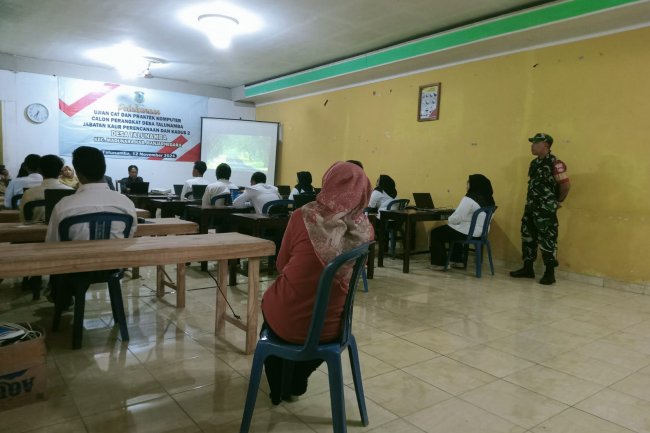 Danramil 14/Madukara Hadiri dan Pantau Ujian Seleksi Perangkat Desa