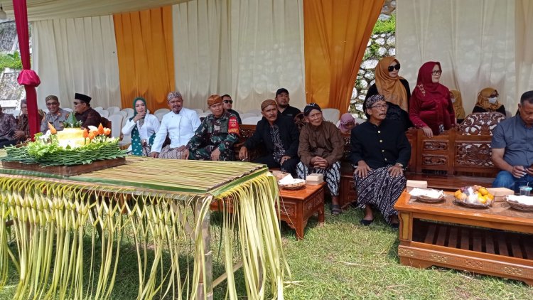 Babinsa Koramil 14/Madukara Hadiri Peringatan Hari Jadi Desa Binaannya