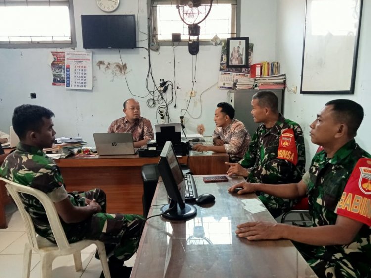 Aktif Komsos Bersama Perangkat Desa Menjadikan Hubungan Kerja Antara Babinsa Dan Aparat Desa Semakin Solid