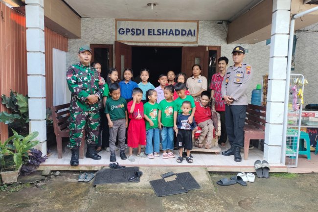 Babinsa Koramil 14/Madukara Laksanakan Pengamanan Natal di wilayah Binaan 