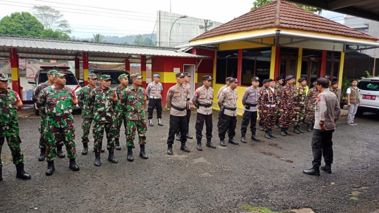 Ciptakan Rasa Aman, Koramil 14/Madukara Ikuti Apel Kesiapsiagaan Malam Tahun Baru dan Pengamanan Gereja