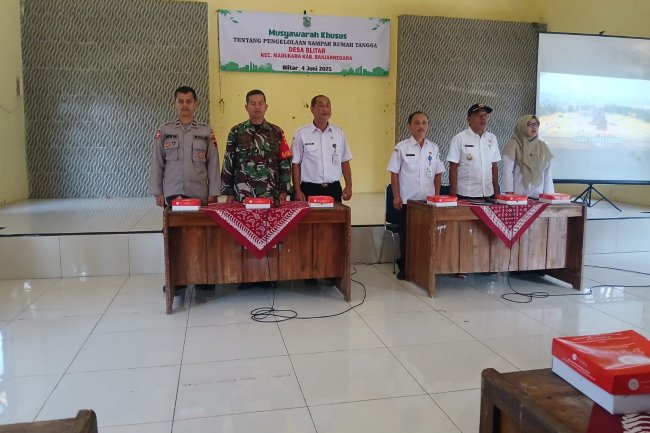 Babinsa 14/Madukara hadiri sosialisasi pengolahan sampah.